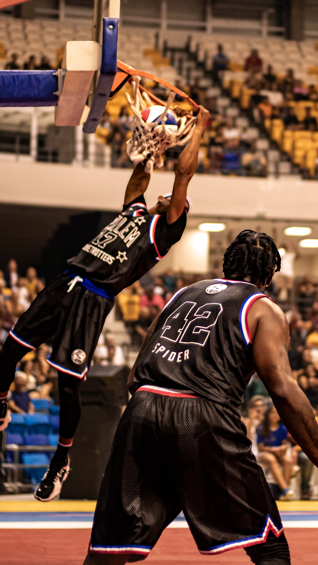 Acrobacias e humor - Harlem Globetrotters